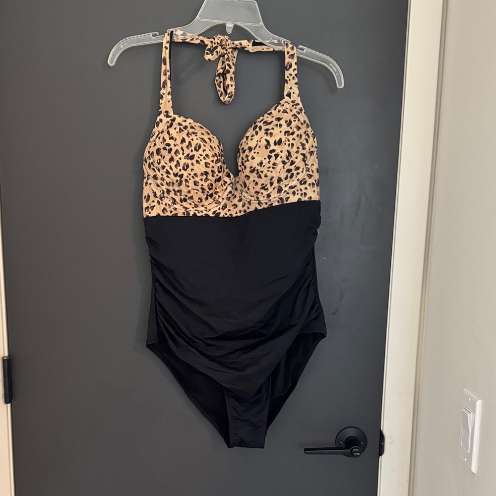 Cupshe Black and Leopard Swim Suit